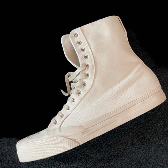 Bottega Venata uGG Boots Cream NEW